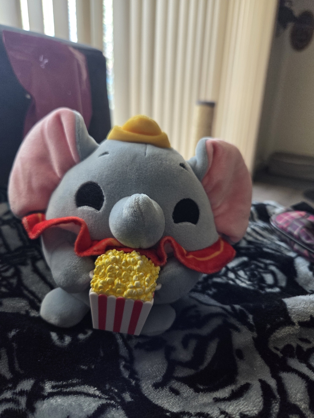 Zuru Snackles Disney Dumbo with Popcorn Plush Popcorn Plush Toy